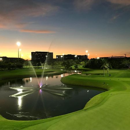 ホテル Grand Luxxe With Free Golf ヌエボ・バジャルタ エクステリア 写真