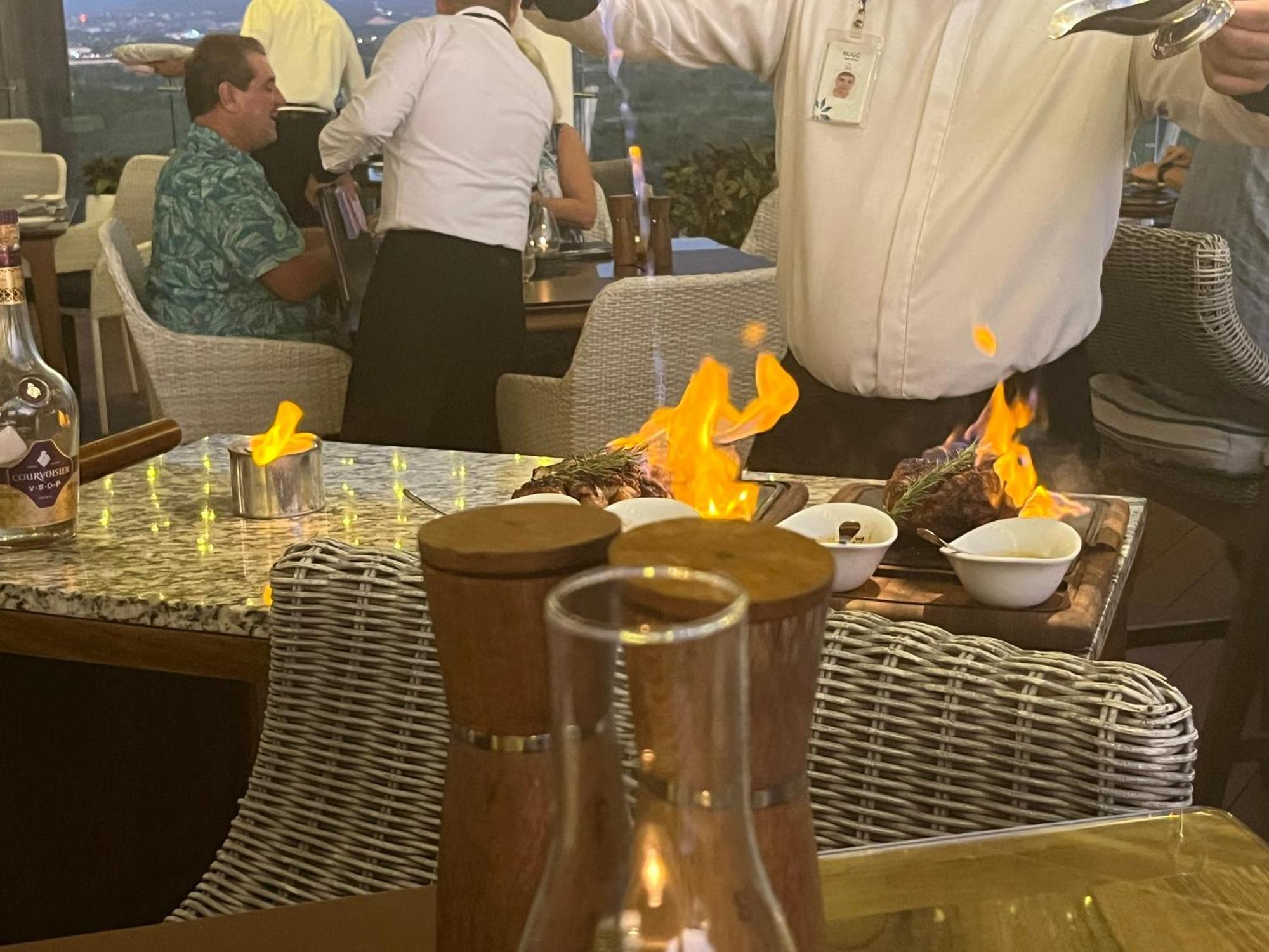 ホテル Grand Luxxe With Free Golf ヌエボ・バジャルタ エクステリア 写真