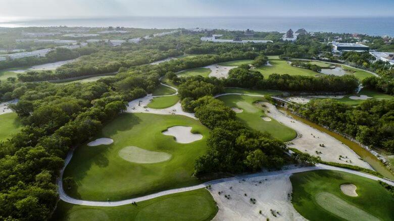 ホテル Grand Luxxe With Free Golf ヌエボ・バジャルタ エクステリア 写真